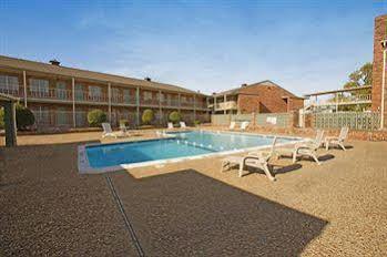 Americas Best Value Inn And Suites North Farmers Branch Ngoại thất bức ảnh