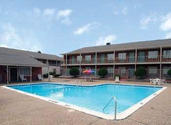 Americas Best Value Inn And Suites North Farmers Branch Ngoại thất bức ảnh