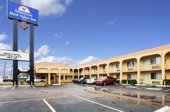 Americas Best Value Inn And Suites North Farmers Branch Ngoại thất bức ảnh