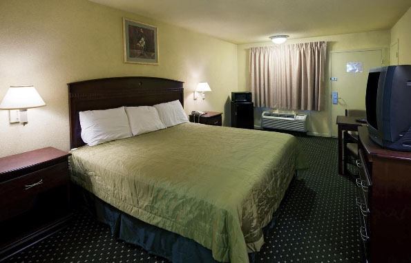Americas Best Value Inn And Suites North Farmers Branch Ngoại thất bức ảnh